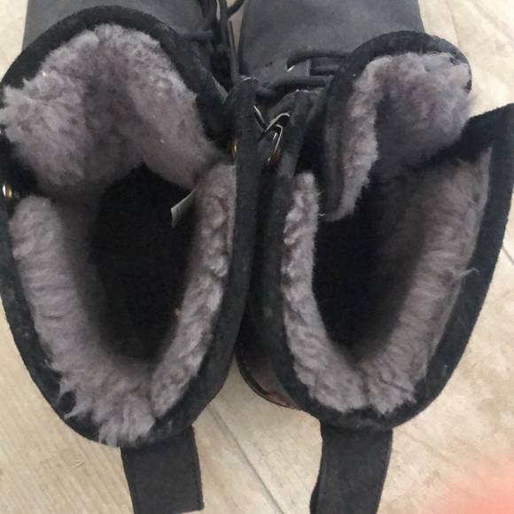 Ugg Boots Size 10 (Men’s) - Picture 4 of 5